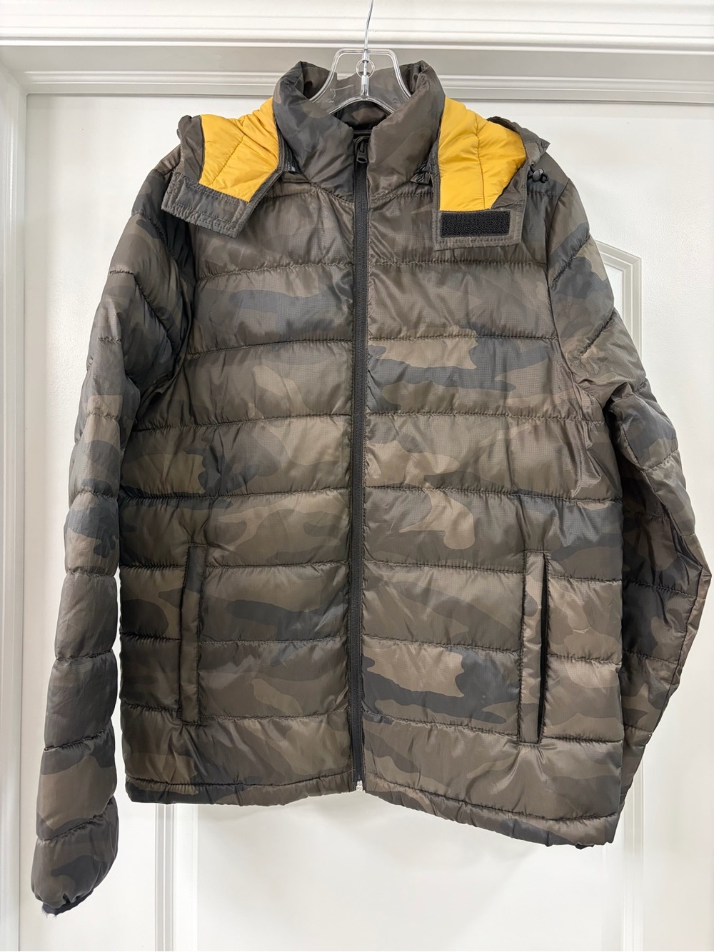 Abercrombie & Fitch Men's Quilted Puffer camouflage Jacket / packable/primaloft